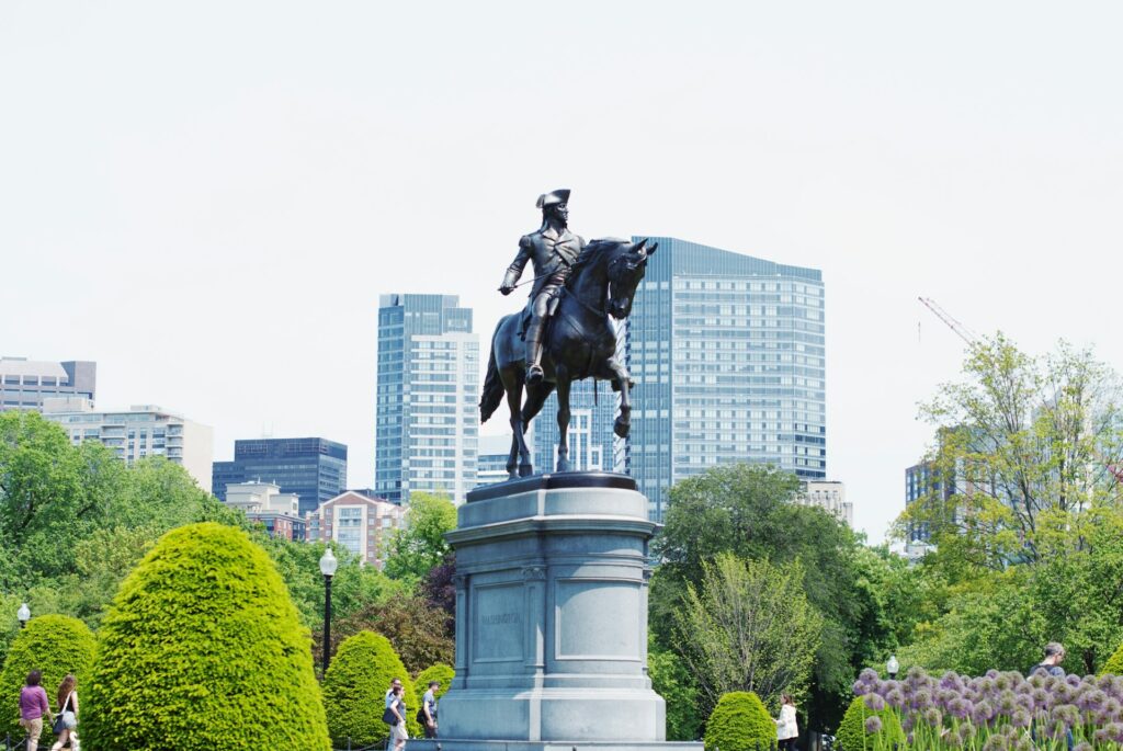 Monument of George Washington in Boston, a historic landmark in the city. Explore Boston's rich history with this iconic statue.